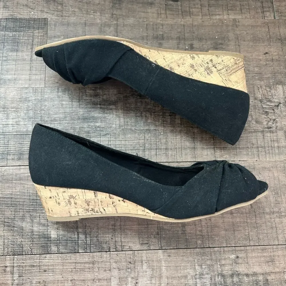 SEYCHELLES PEEP TOE BLACK CANVAS AND CORK WEDGES SIZE 8.5